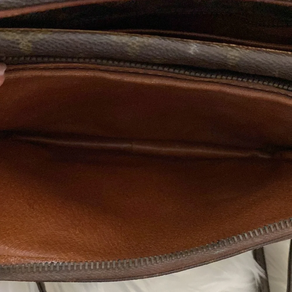 Louie Vuitton Satchel Bag Over The Shoulder - Picture 9 of 11